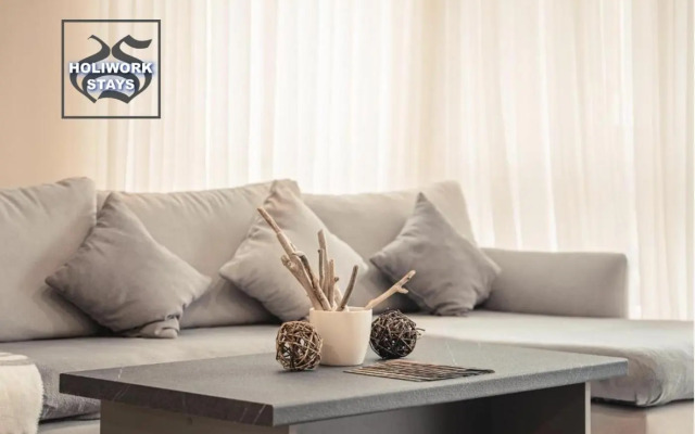 Holiwork Stays Business Suite, City Centre