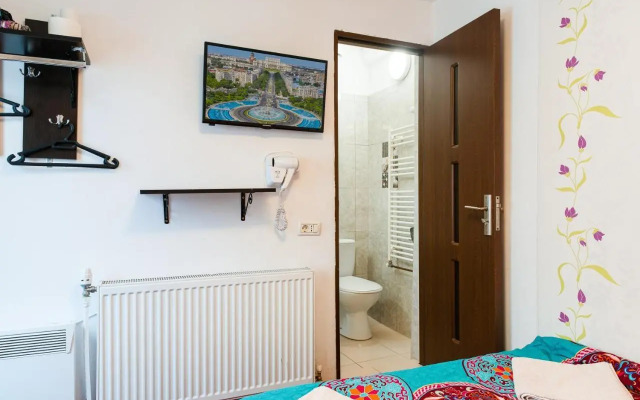 Center Walking Apartment and Room