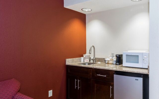 Red Roof Inn & Suites Dover Downtown