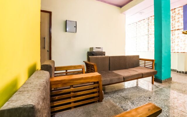 OYO 37728 Raghav Residency