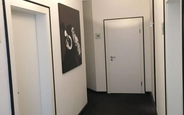 Hotel H.E.Y.M.A.N.N.