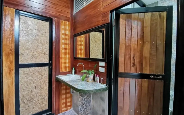 Gardenroom Home Stay and Cafe Suvarnabhumi