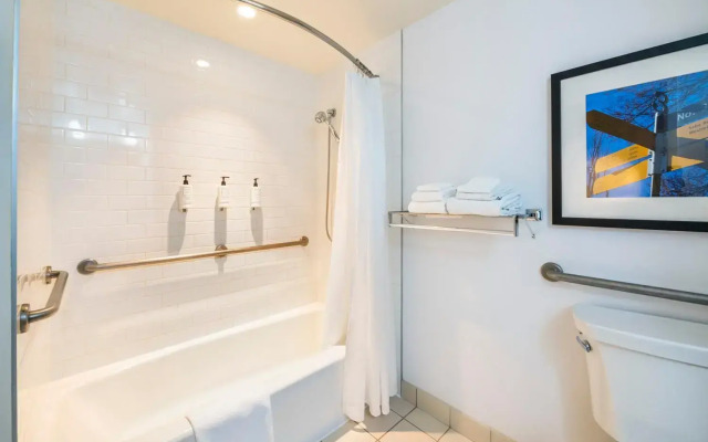 Grand Park Hotel Vancouver Airport, an Ascend Collection Hotel