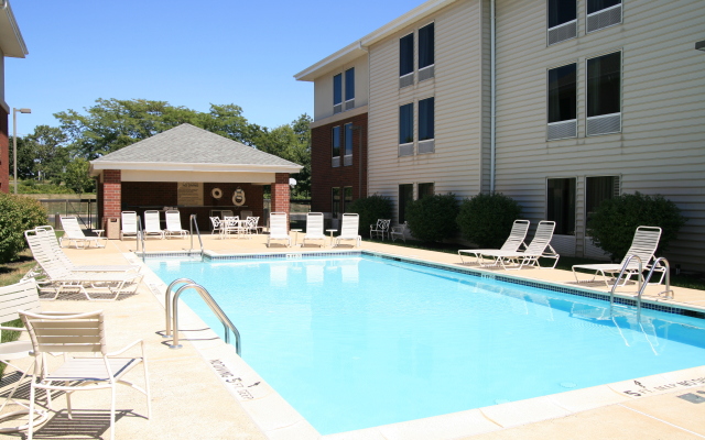 Hampton Inn & Suites Newtown