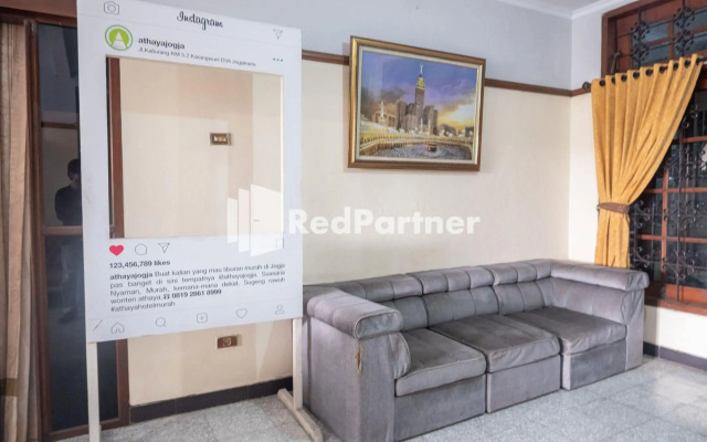 OYO 3892 Athaya Guesthouse Syariah