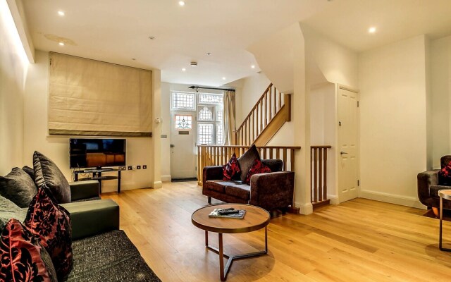 Pont Street Mews Townhouse