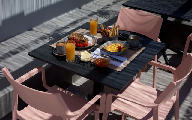 Terra Nera Suites Santorini