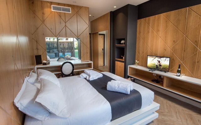 Aquaduct Hotel