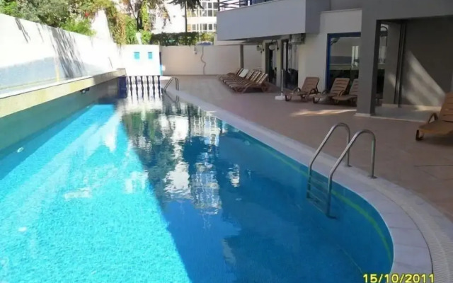 Safir Apartments