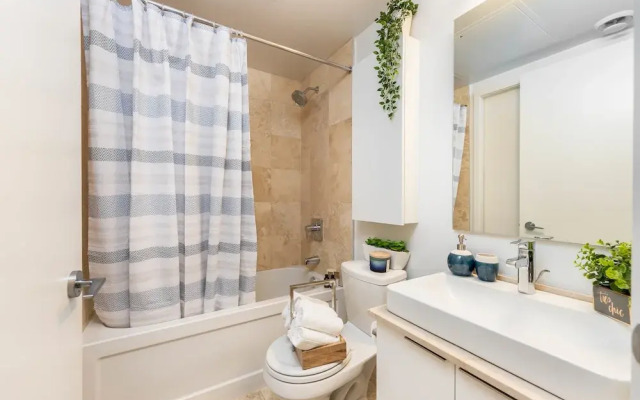 QuickStay - Upscale Condo (Lake View)