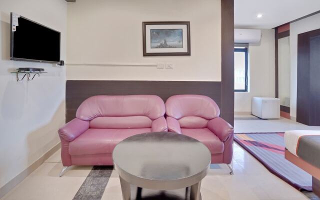 Collection O 30111 Hotel Miland Palace