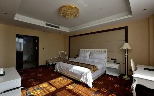 Huang He  International   Hotel