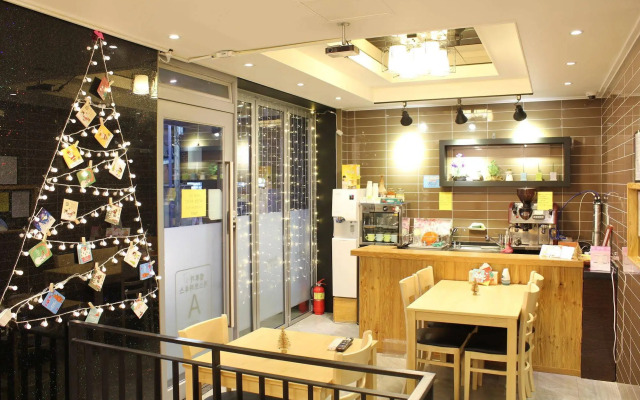 Beluga Guest House - Hostel