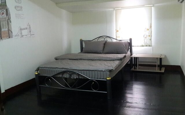 Green Box Hostel