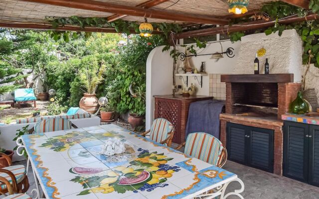 Stunning Home in Sant'angelo With Wifi and 2 Bedrooms