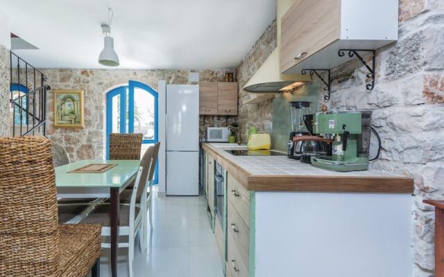 Stunning Home in Mihelici With Wifi and 3 Bedrooms