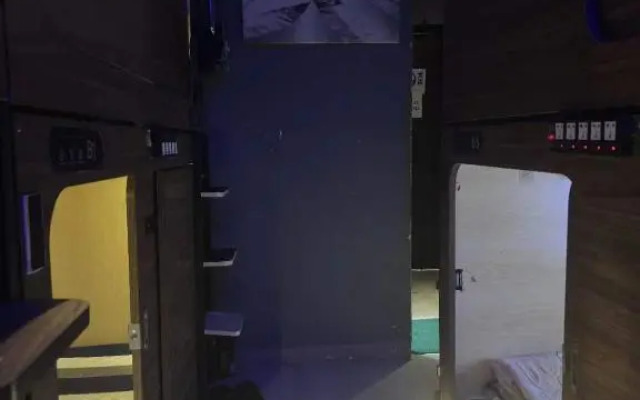 Sleep Cubee Hostel