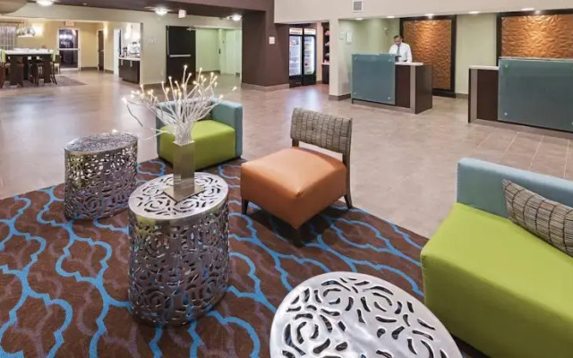 La Quinta Inn & Suites Dallas - Las Colinas