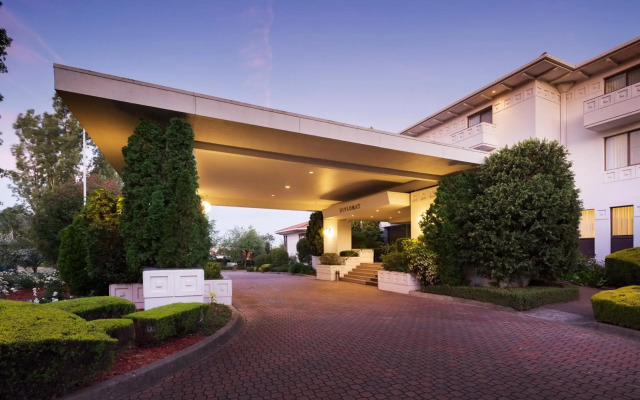 Ramada Diplomat Canberra