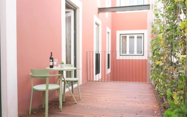 Chiado modern apt with ac elevator green terrace