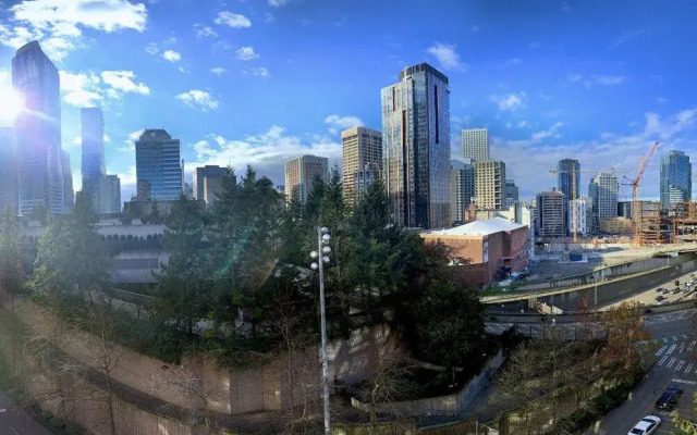 Pikes meets CapHill-Convention Center