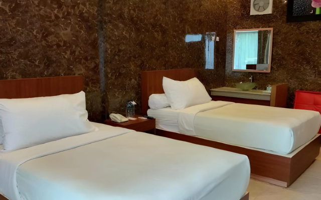 Hotel New Merdeka Pati – Guest Rooms – Pati