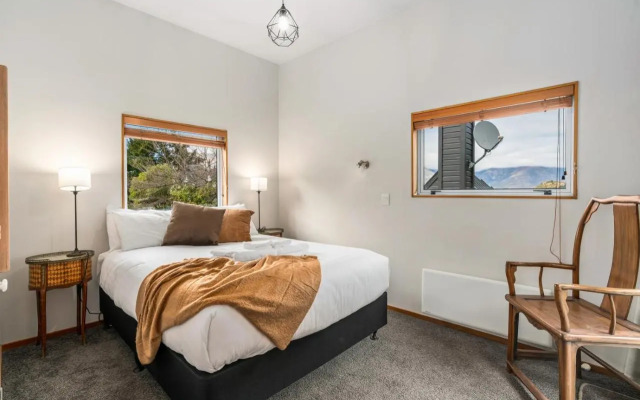 Sunshine Bay Lake Views