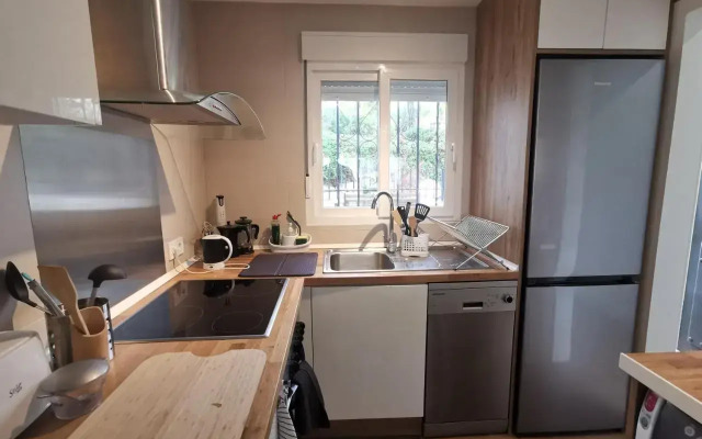 Refurbished 2-Bed Apartment in El Paraiso Alto