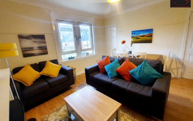 Two Bedroom Apartment by Klass Living Serviced Accommodation Airdrie - Nicol Apartment With WiFi & Parking