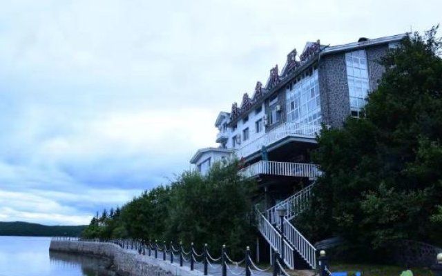 Diaoyutai villa in Jingpo Lake