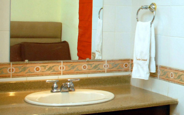 Suite Colonial by Cristi
