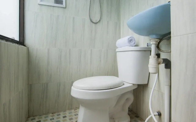 Oyo 1543 Sibayak Ncole