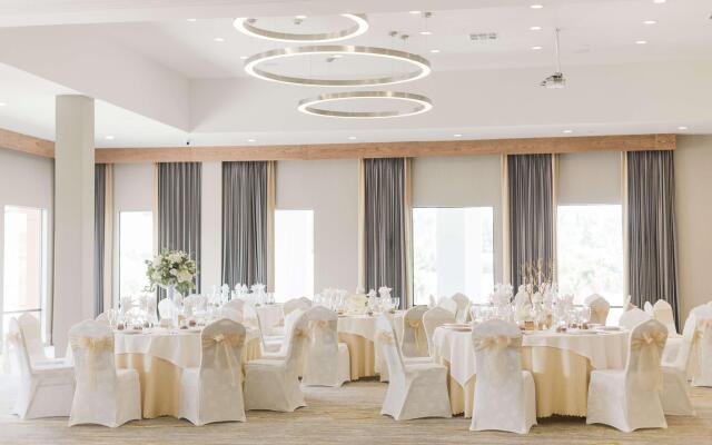 DoubleTree by Hilton Pomona