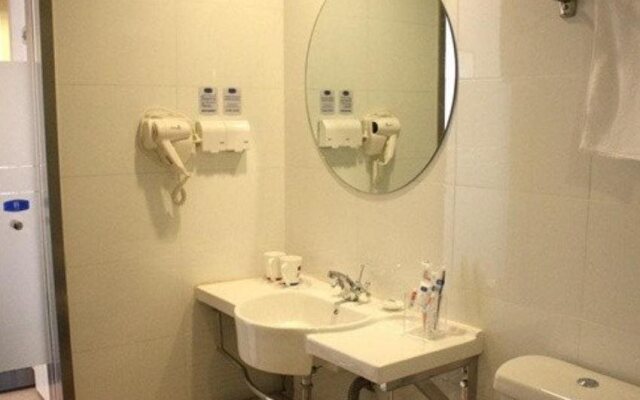 HanTing Hotel (Qinhuangdao Development Zone Yanshan University)