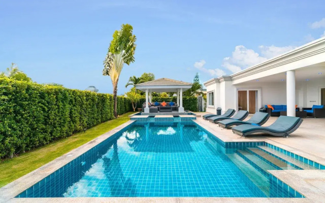 Luxury Pool Villa 608