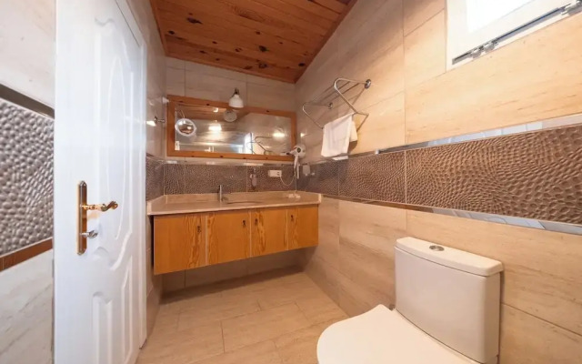 Assos Kadırga Otel