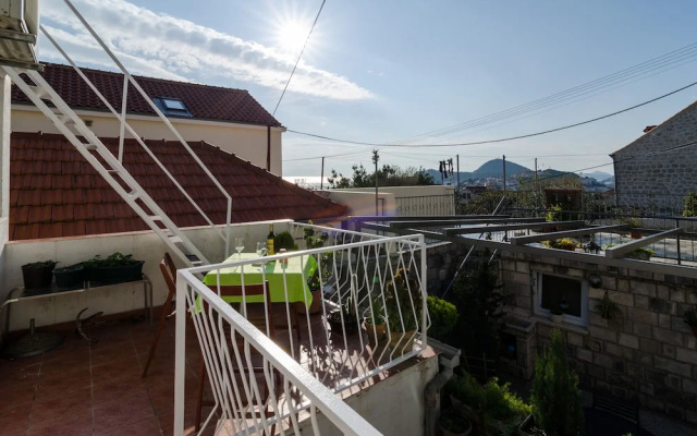 White Wave Guest House