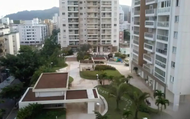 Condominio Twice Guarujá Club Residence