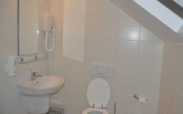 Sunny Mountain Hotel