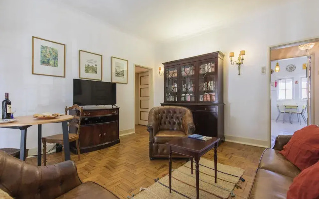 Rustic Seaview Apartment in Cascais