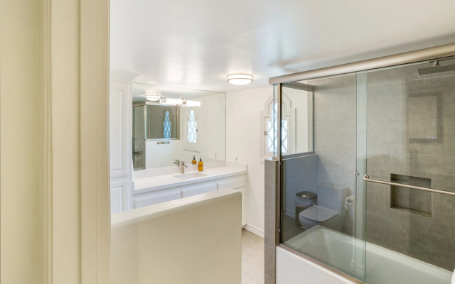 Valentino by AvantStay | Luxury Hollywood Mansion, Los Angeles