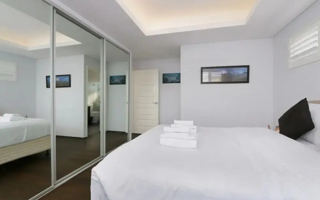 Luxury 4-bedroom House - Mount Lawley