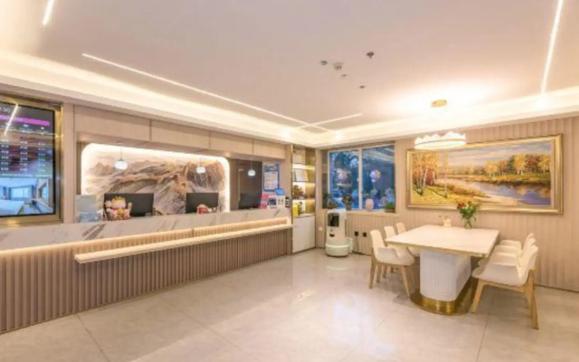 Happy Time Luxury Hotel (Beijing Fengtai Railway Station Jijiamiao Subway Station)