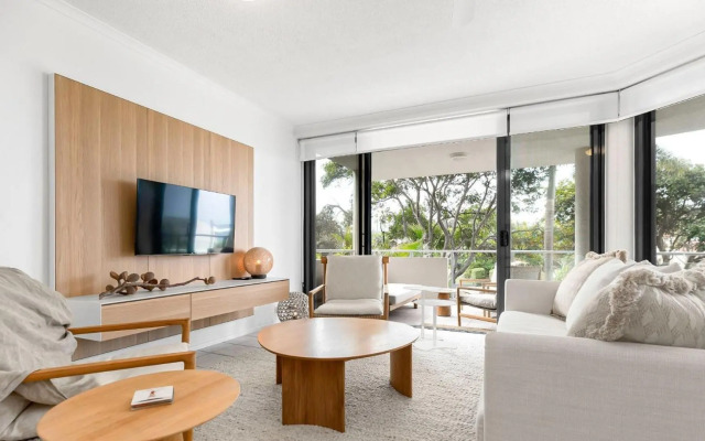 Unit 3 21 Park Generous and Comfortable Beachside Abode