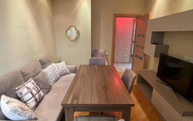 Spacious Apartment in Yerevan By Home Elite