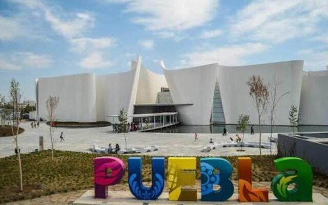 Large full House Close to Angelopolis Area.