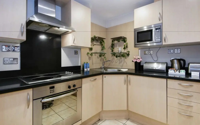 Cosy Point West Cromwell Road Apartment - SRG