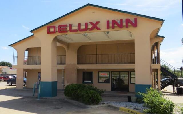 Delux Inn