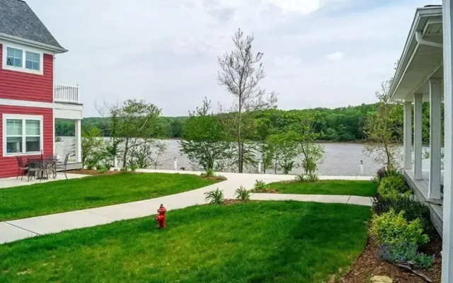 Captain`s Quarters - 179 Leeward Way, Cottage #6