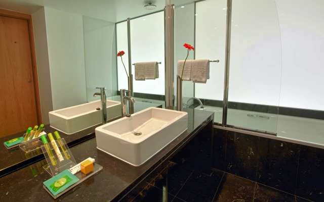 Marina Club Suite Hotel